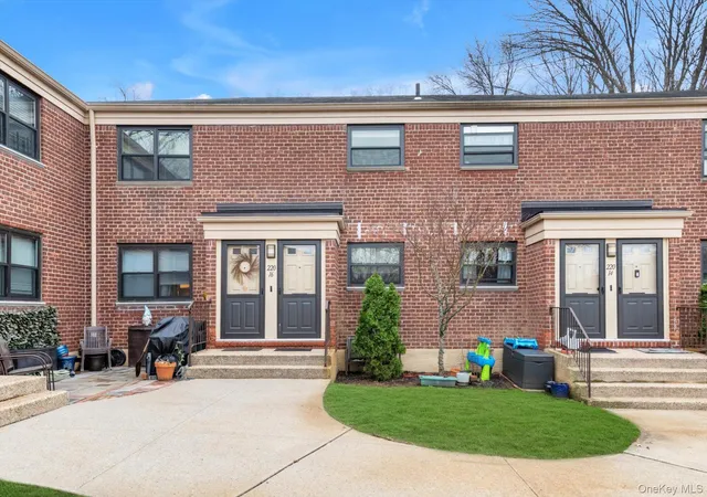 1st image of 220 16 75th Ave #210A2, Oakland Gardens, NY 11364 | MLS# 969153