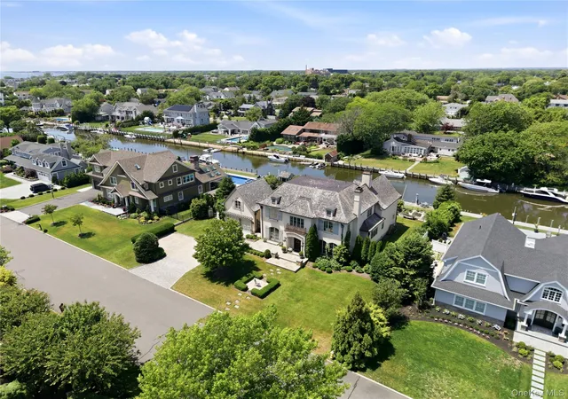 2nd image of 7 Sexton Dr, Islip, NY 11795 | MLS# 969168