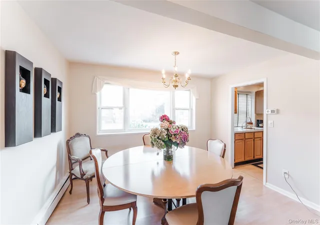 Homes for sale in North Hempstead, NY | 200 South Middle Neck Rd #F6, North Hempstead, NY 11021 | MLS# 969170