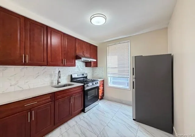 Photo 3 of Sale Pending at 2896 Heath Ave, Bronx, NY 10463 | MLS# 969214 | Listing updated on 2026-06-11