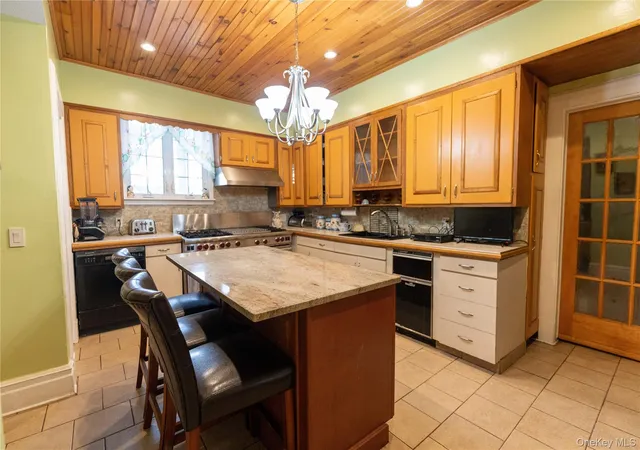 5th image of 26 Overlook Cir, New Rochelle, NY 10804 | MLS# 969297