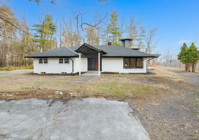 2nd image of 233 Forest Hill Dr, Kingston, NY 12401 | MLS# 969298