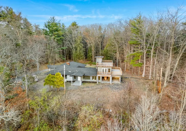 Photo 3 of Single family home for sale at 233 Forest Hl Dr, Kingston, NY 12401 | MLS# 969298 | Listing updated on 2026-03-14