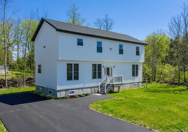 Photo 1 of Single family home for sale at 6 Maple Ave, Fallsburg, NY 12747 | MLS# 969313 | Listing updated on 2026-08-30