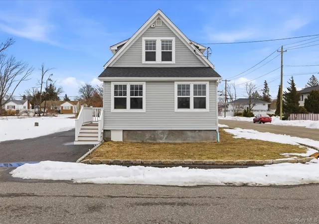 4th image of 35 Weston Ave, Deer Park, NY 11729 | MLS# 969431