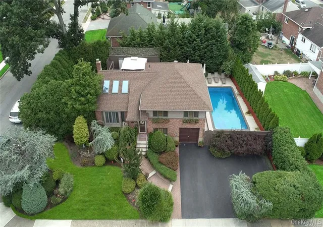 38th image of 1603 Anita Ln, Hempstead, NY 11783 | MLS# 969534