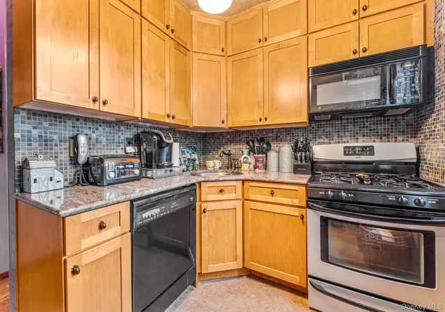 16th image of 141 10 28 Ave #6B, Flushing, NY 11354 | MLS# 969587