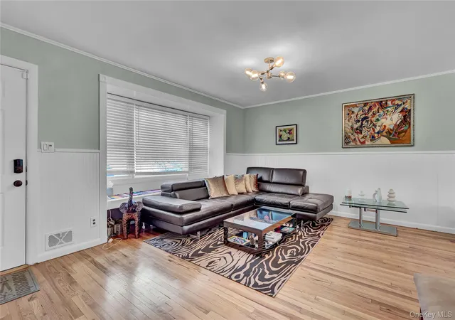 5th image of 18 Frost Ln, Greenlawn, NY 11740 | MLS# 969631