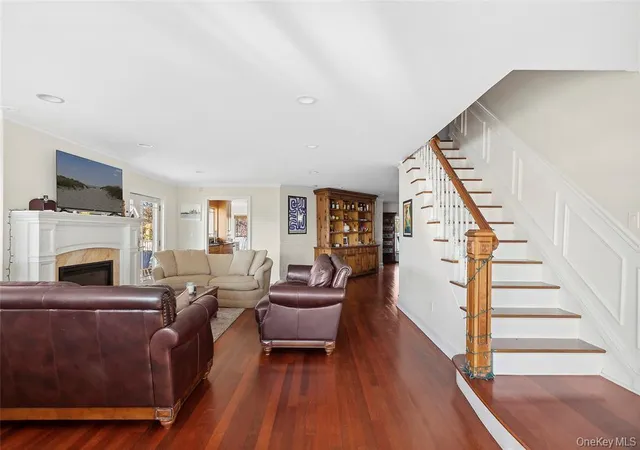 3rd image of 4 Quebec Rd, Island Park, NY 11558 | MLS# 969650