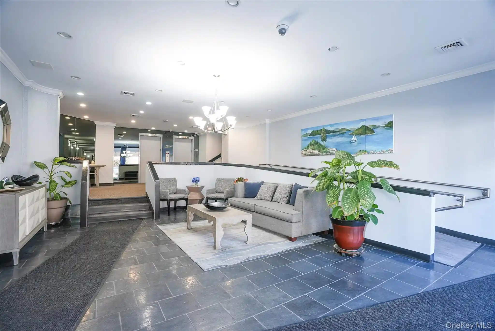 Listing Photo 2 - Condo for sale in 400 High Pt Dr located at 400 High Pt Dr, Greenburgh, NY 10530 - Unit #204