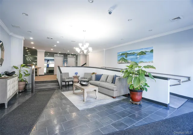 Photo 2 of Sale Pending at 400 High Point Dr #204, Hartsdale, NY 10530 | MLS# 969795 | Listing updated on 2026-09-19