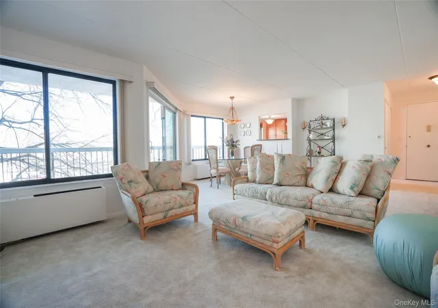 Listing Photo 5 - Condo for sale in building located at 400 High Pt Dr, Greenburgh, NY 10530 - Unit #204