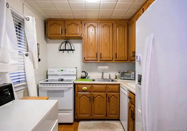 Photo 5 of House for sale at 155 Charter Cir #155, Ossining, NY 10562 | MLS# 969852 | Listing updated on 2026-09-04