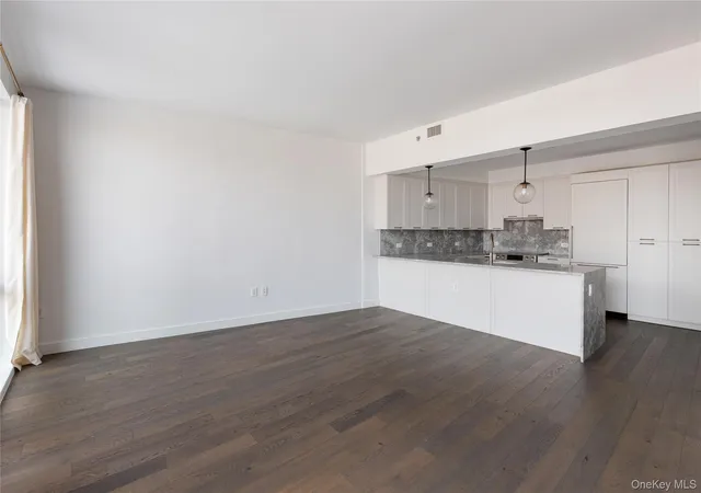 2nd image of 107-06 Queens Boulevard #8H, Forest Hills, NY 11375 | MLS# 969883