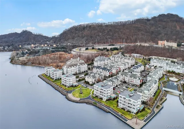 2nd image of 3 Harbor Pointe Dr, Haverstraw, NY 10927 | MLS# 969903