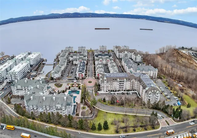 42nd image of 3 Harbor Pointe Dr, Haverstraw, NY 10927 | MLS# 969903