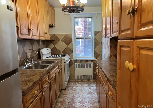 4th image of 39-20 52Nd Ave #2G, New York, NY 11377 | MLS# 969967