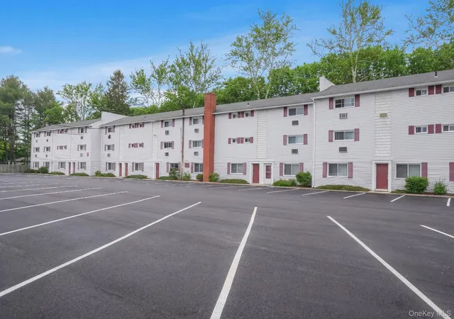 2nd image of 10 Smithtown Blvd, Smithtown, NY 11787