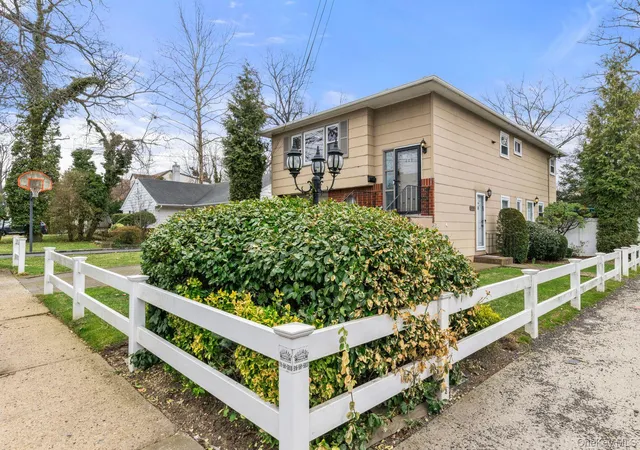 Photo 3 of Single family home for sale at 409 Barnard Ave, Hempstead, NY 11559 | MLS# 970032 | Listing updated on 2026-08-30