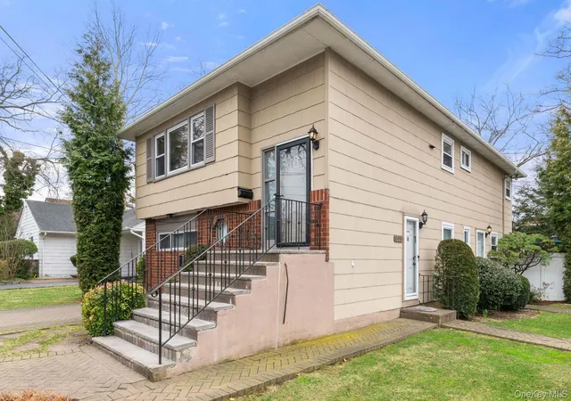 Photo 3 of Single family home for sale at 409 Barnard Ave, Hempstead, NY 11559 | MLS# 970032 | Listing updated on 2026-08-30
