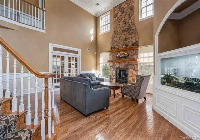 3rd image of 22 Turnberry Ct, Huntington, NY 11746 | MLS# 970033