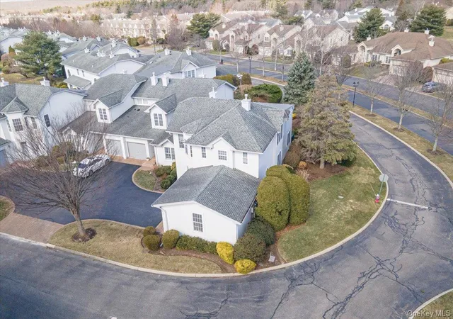 3rd image of 420 Florencia Pl, Huntington, NY 11747 | MLS# 970078