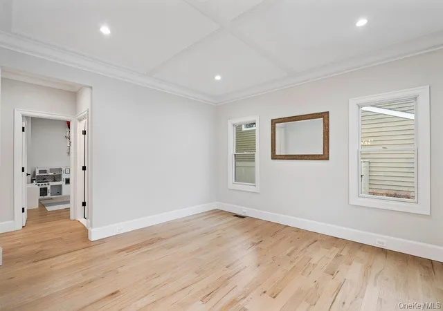 4th image of 43 Voorhis Dr, Oyster Bay, NY 11804 | MLS# 970087
