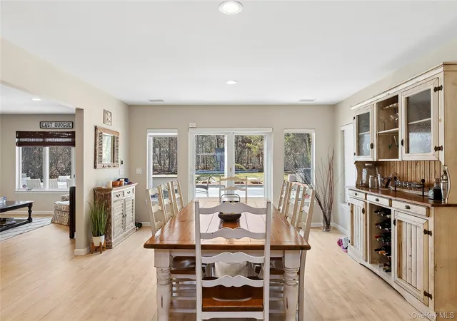 Photo 3 of Single family home for sale at 4 Polo Grounds Ln, Southampton, NY 11942 | MLS# 970165 | Listing updated on 2026-04-25