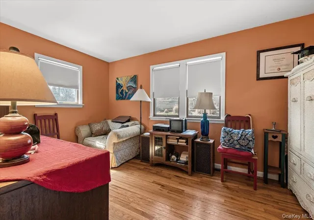 Photo 4 of Sale Pending at 41 Lakeside Dr, Huntington, NY 11721 | MLS# 970234 | Listing updated on 2026-10-01