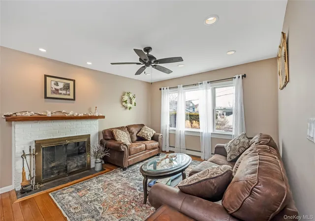 4th image of 15 Bingham Pl, Babylon, NY 11701 | MLS# 970242