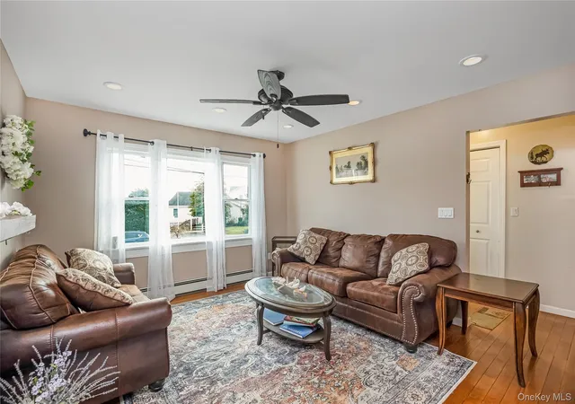 5th image of 15 Bingham Pl, Babylon, NY 11701 | MLS# 970242