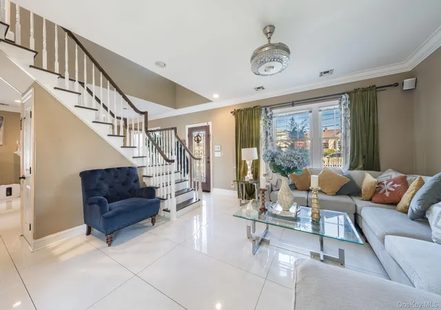 4th image of 732 Sunrise Ave, Hempstead, NY 11710 | MLS# 970269