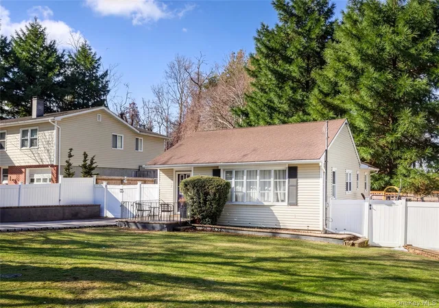 Photo 1 of Sale Pending at 193 Maple Rd, Riverhead, NY 11792 | MLS# 970304 | Listing updated on 2026-09-02