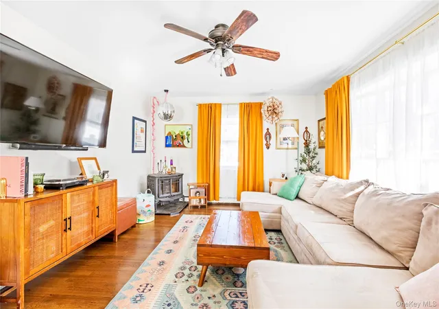 Photo 3 of Sale Pending at 193 Maple Rd, Riverhead, NY 11792 | MLS# 970304 | Listing updated on 2026-09-02