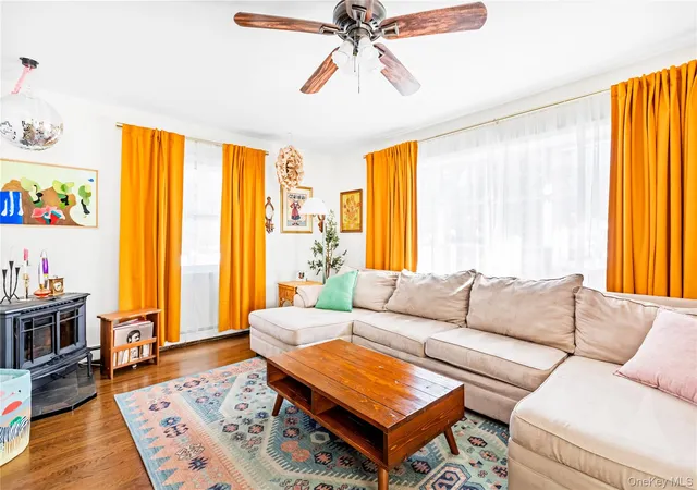 Photo 4 of Sale Pending at 193 Maple Rd, Riverhead, NY 11792 | MLS# 970304 | Listing updated on 2026-09-02