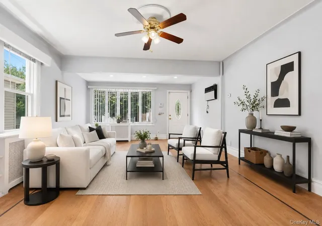Photo 3 of Sale Pending at 1372 Hollywood Ave, New York, NY 10461 | MLS# 970366 | Listing updated on 2026-08-01