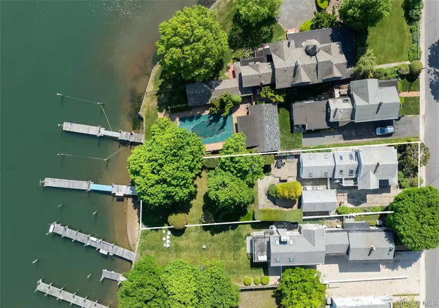 2nd image of 168 Sterling St, Southold, NY 11944 | MLS# 970395