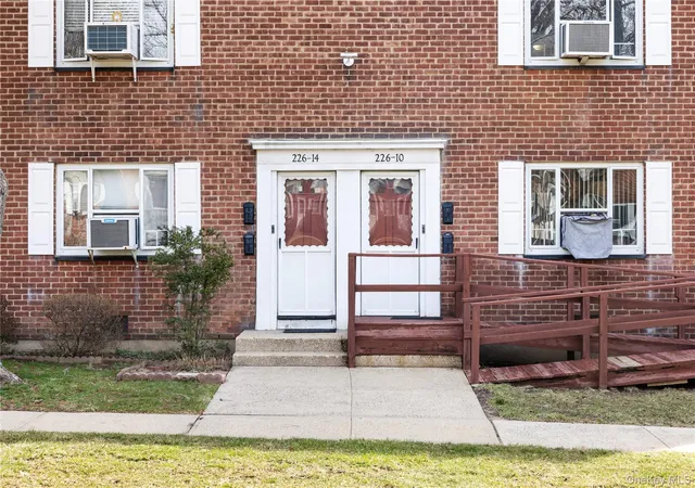 Listing Photo 3 - Condo for sale in building located at 226-10 Manor Rd, New York, NY 11427
