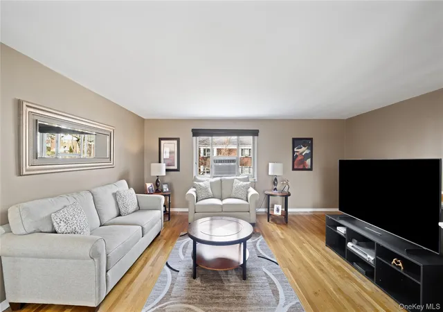 Listing Photo 5 - Condo for sale in building located at 226-10 Manor Rd, New York, NY 11427