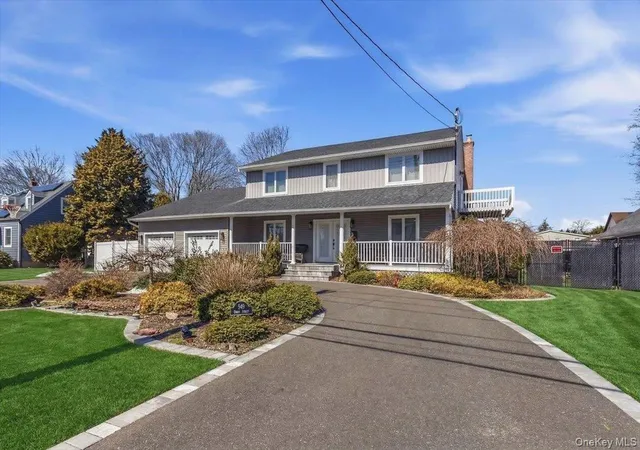 2nd image of 949 Union St, Bohemia, NY 11716 | MLS# 970441