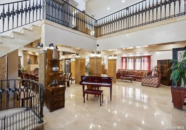 Photo 3 of Single family home for sale at 959 S End Rd, Woodmere, NY 11598 | MLS# 970445 | Listing updated on 2026-03-13