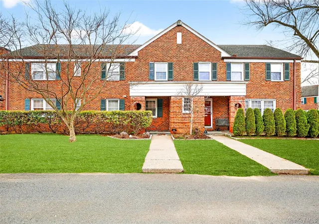 2nd image of 66 Robins Crescent #66, New Rochelle, NY 10801 | MLS# 970542