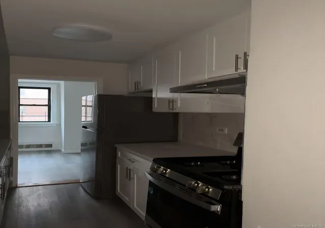 4th image of 5530 98Th Pl, New York, NY 11368