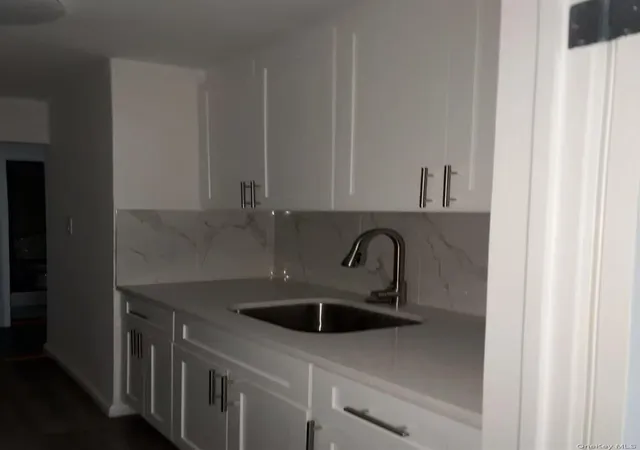 5th image of 5530 98Th Pl, New York, NY 11368