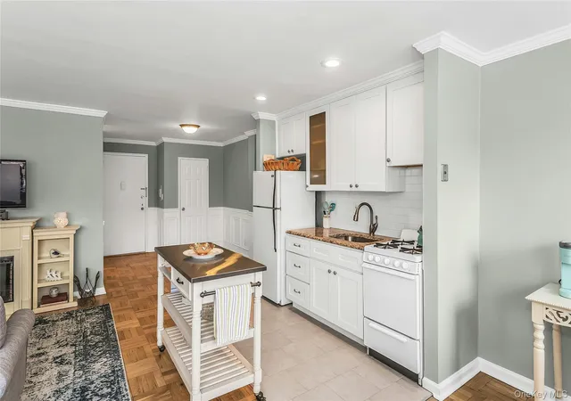 2nd image of 315 Atlantic Avenue #1N, Hempstead, NY 11518 | MLS# 970660
