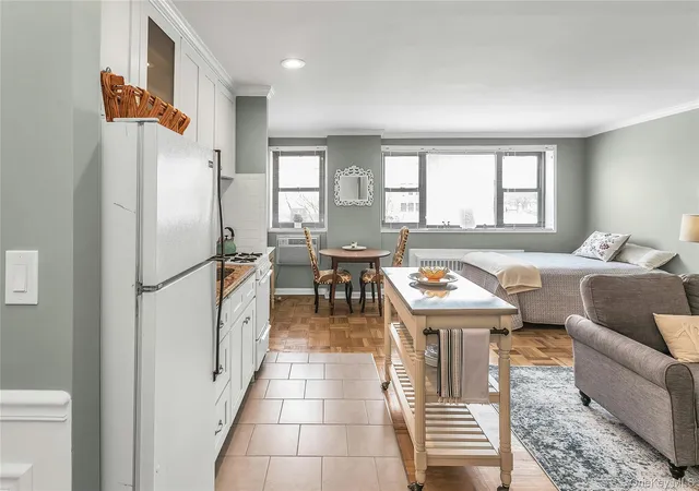 4th image of 315 Atlantic Avenue #1N, Hempstead, NY 11518 | MLS# 970660
