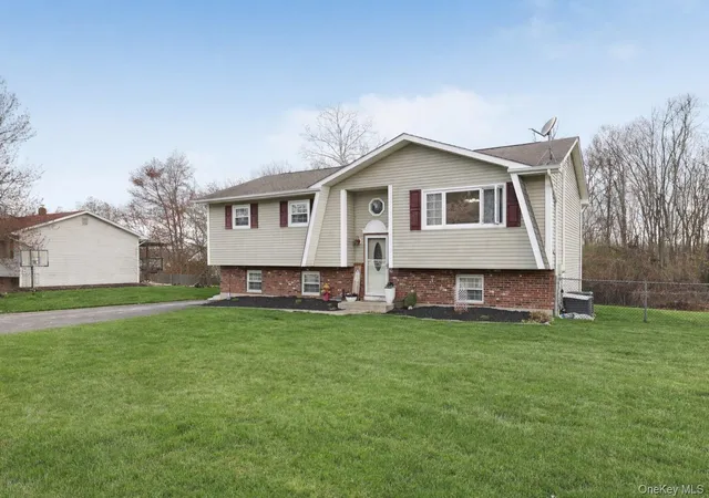 2nd image of 65 Maureen Dr, Middletown, NY 10940 | MLS# 970664