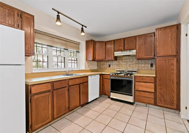 Homes for sale in Greenburgh, NY | 402 Carrollwood Dr, Greenburgh, NY 10591 | MLS# 970670