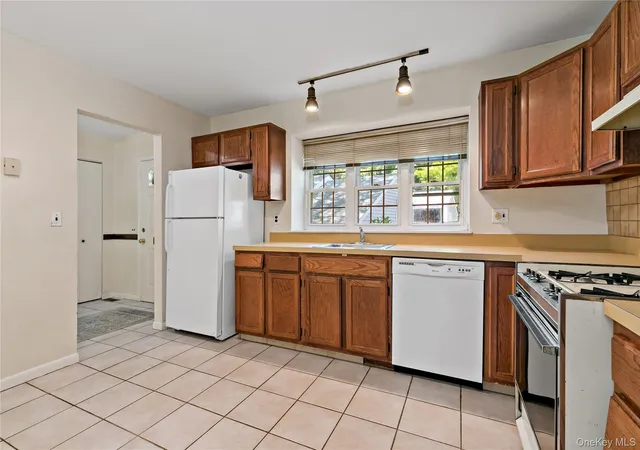 Homes for sale in Greenburgh, NY | 402 Carrollwood Dr, Greenburgh, NY 10591 | MLS# 970670