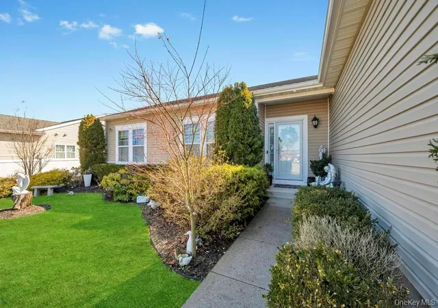 4th image of 191 Flower Rd, Shirley, NY 11967 | MLS# 970737